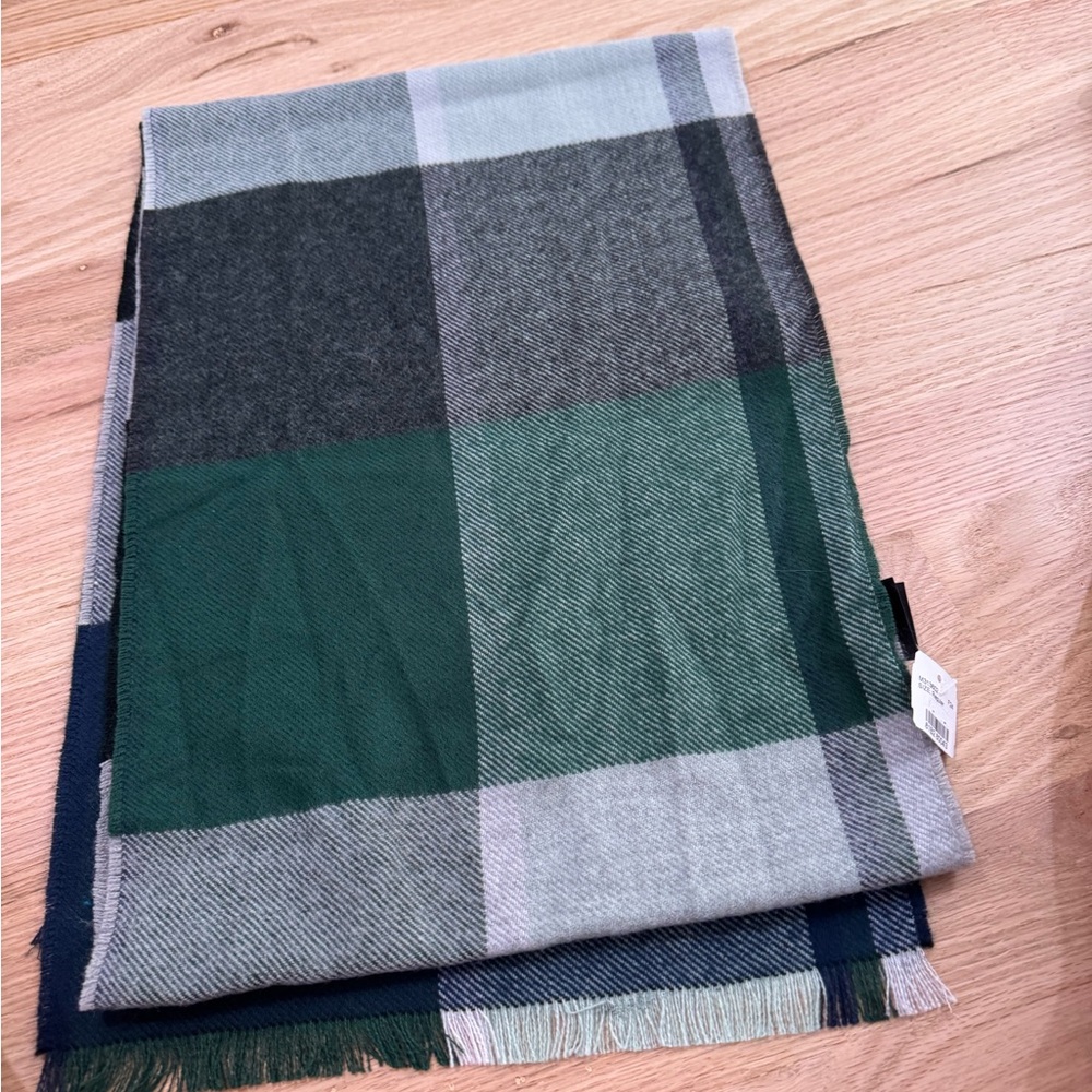 NWT Men’s Scarf Color Black Green Blue‎